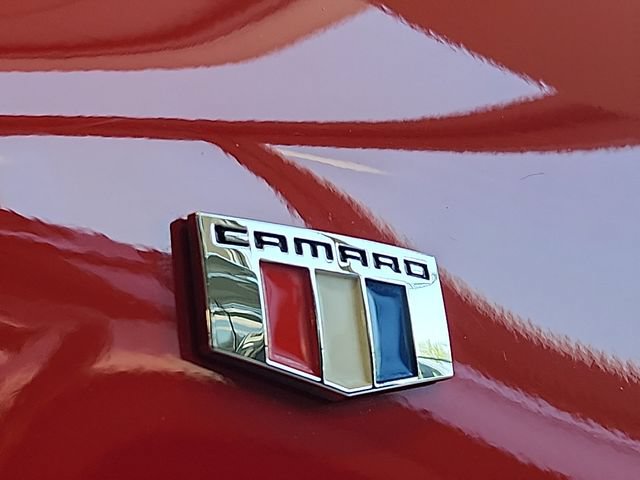 Used 2018 Chevrolet Camaro SS RWD image 30