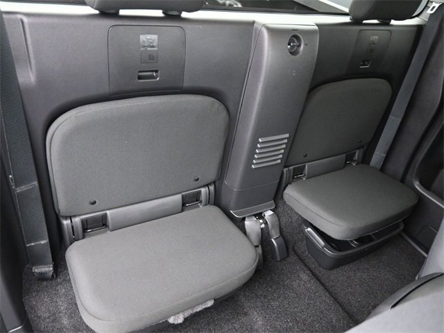 Used 2023 Nissan Frontier SV w/ Technology Package image 38