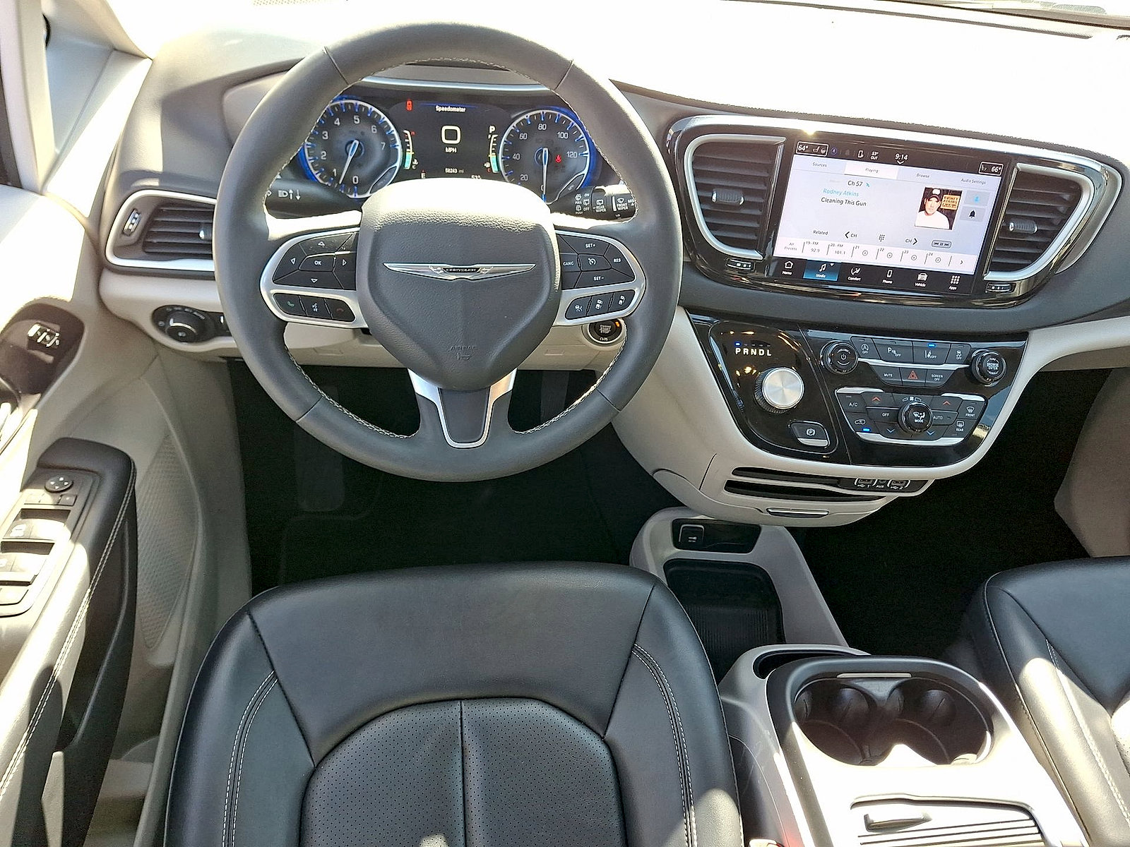 Used 2024 Chrysler Pacifica Touring-L FWD image 21