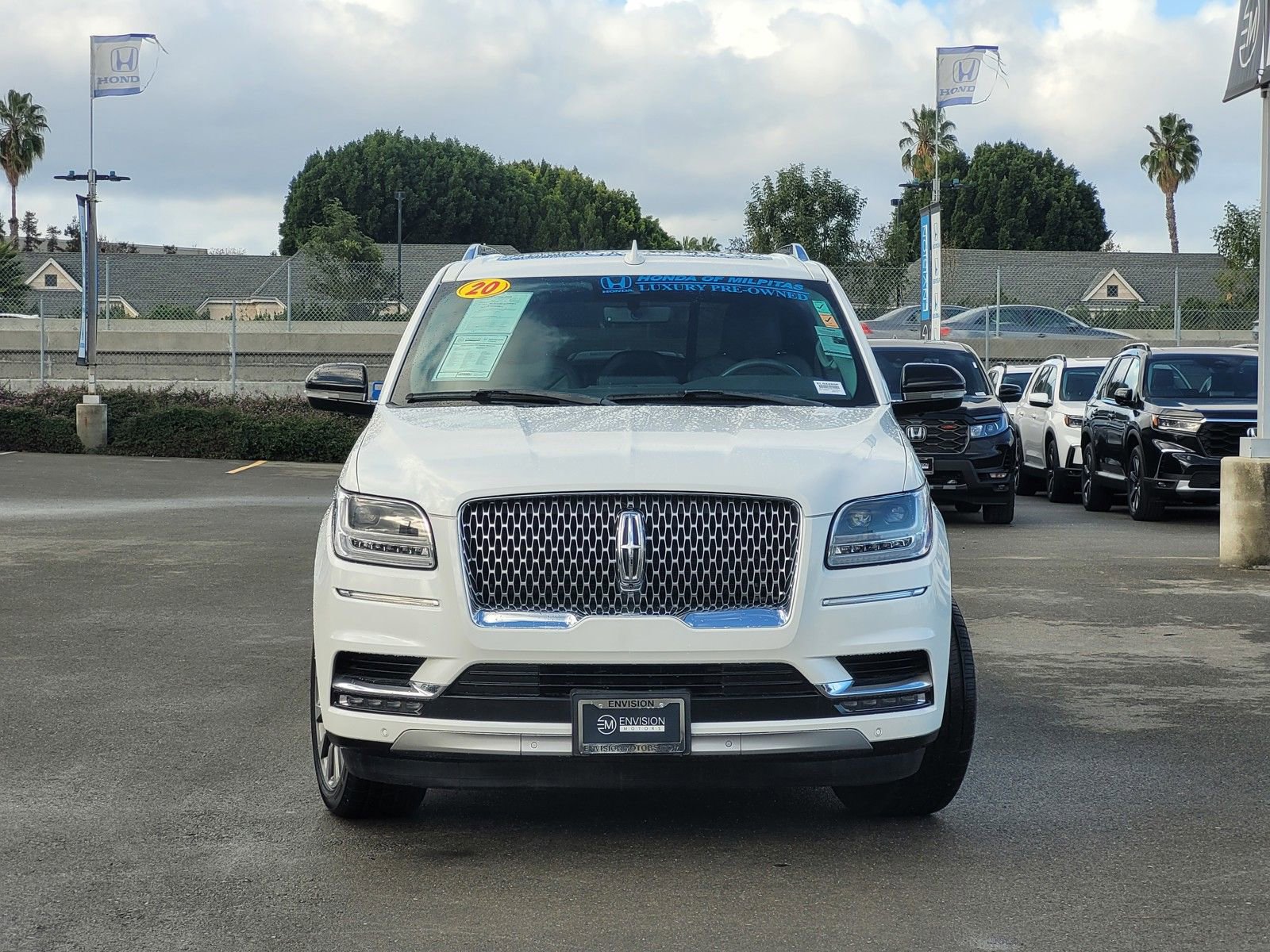 Used 2020 Lincoln Navigator Reserve image 2