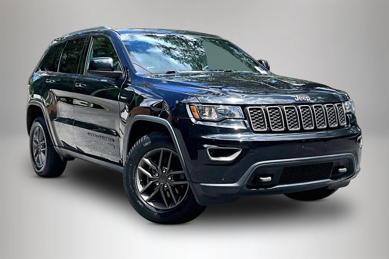 Used 2016 Jeep Grand Cherokee Laredo 75th Anniversary AWD/4WD image 2