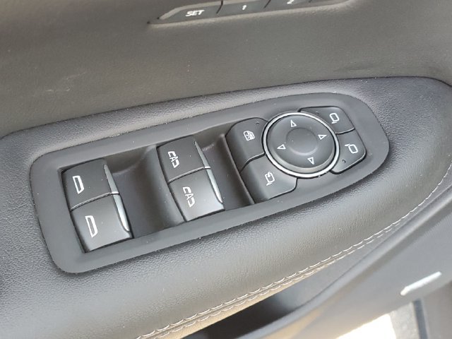 Used 2025 Cadillac XT5 Premium Luxury w/ Technology Package AWD/4WD image 12