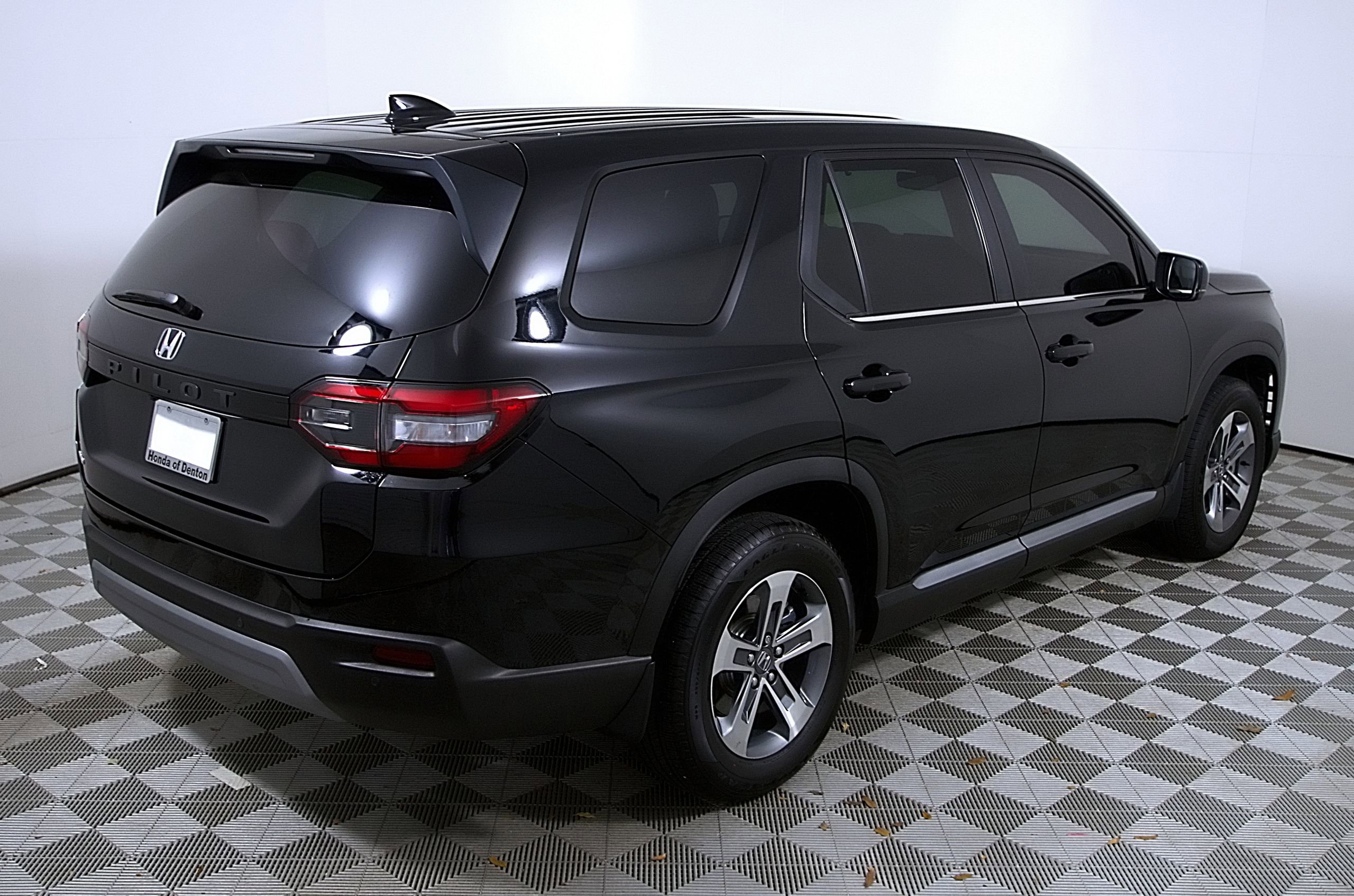 Used 2023 Honda Pilot EX-L image 7