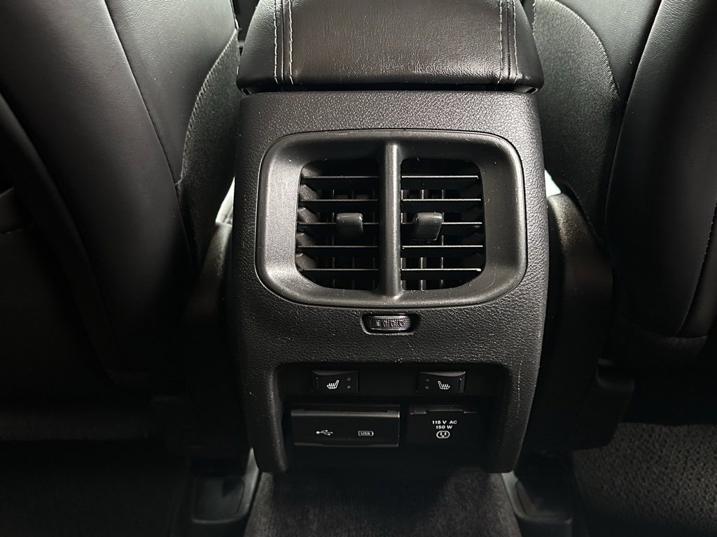 Used 2019 Jeep Cherokee Overland w/ Technology Group image 17