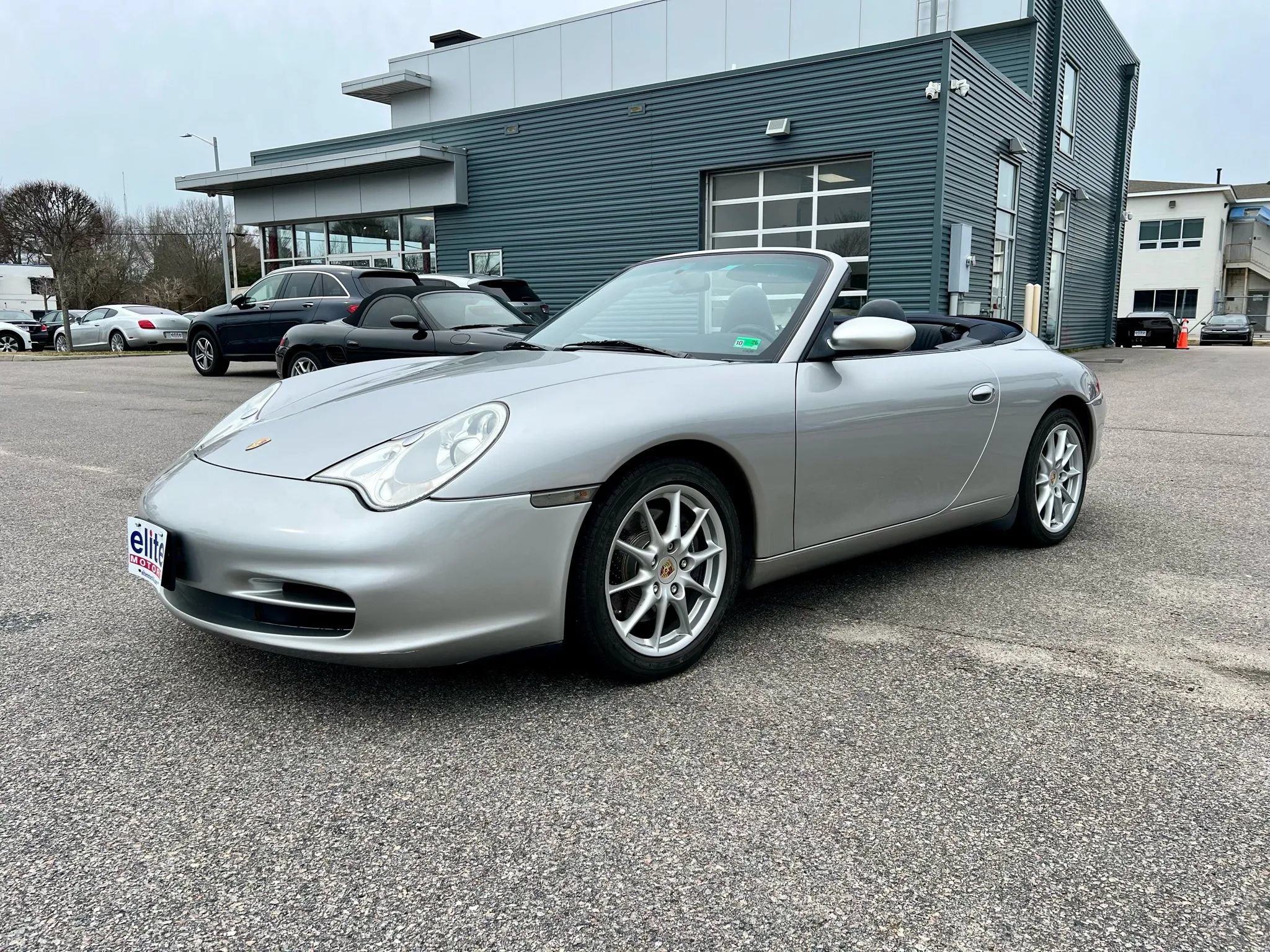Used 2002 Porsche 911 Carrera RWD image 3