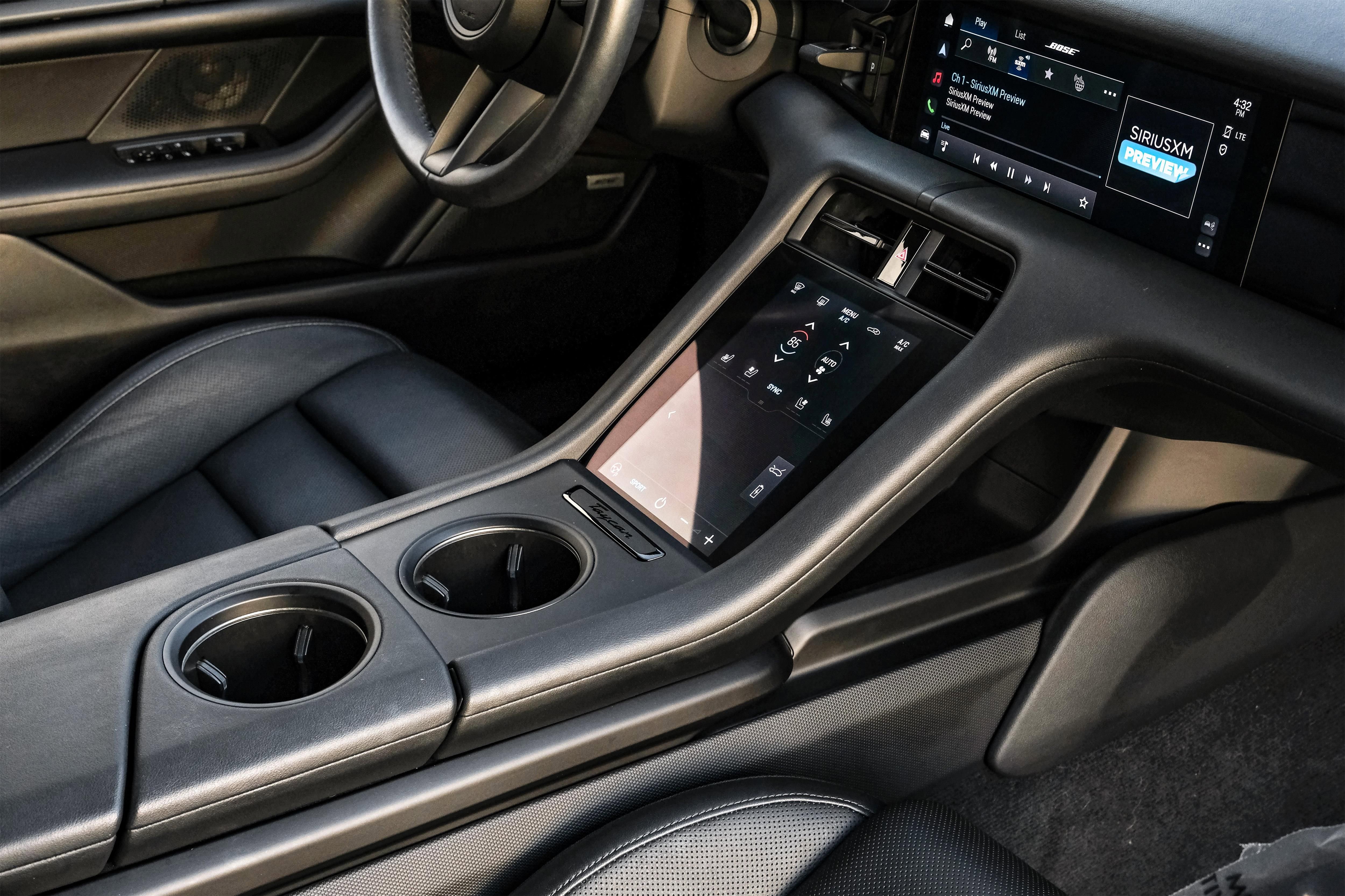 Used 2021 Porsche Taycan image 19