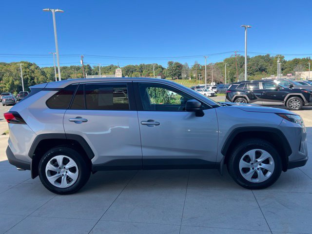 Used 2023 Toyota RAV4 LE AWD/4WD image 8