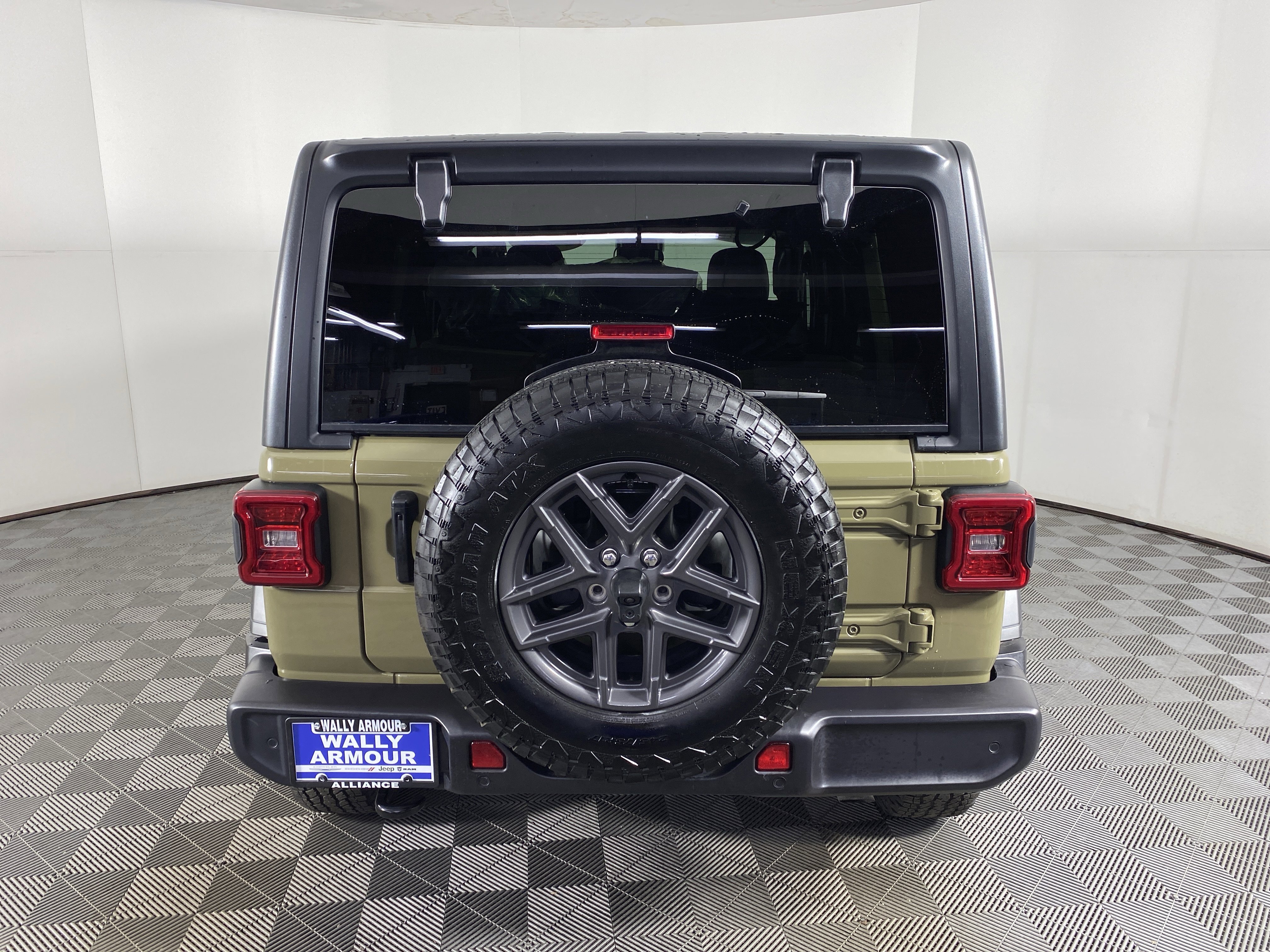 Used 2025 Jeep Wrangler Sport S image 8