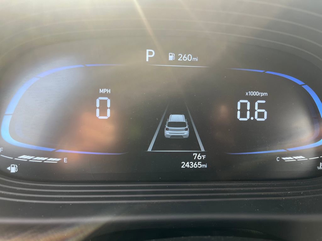 Used 2025 Hyundai Venue SEL FWD image 17