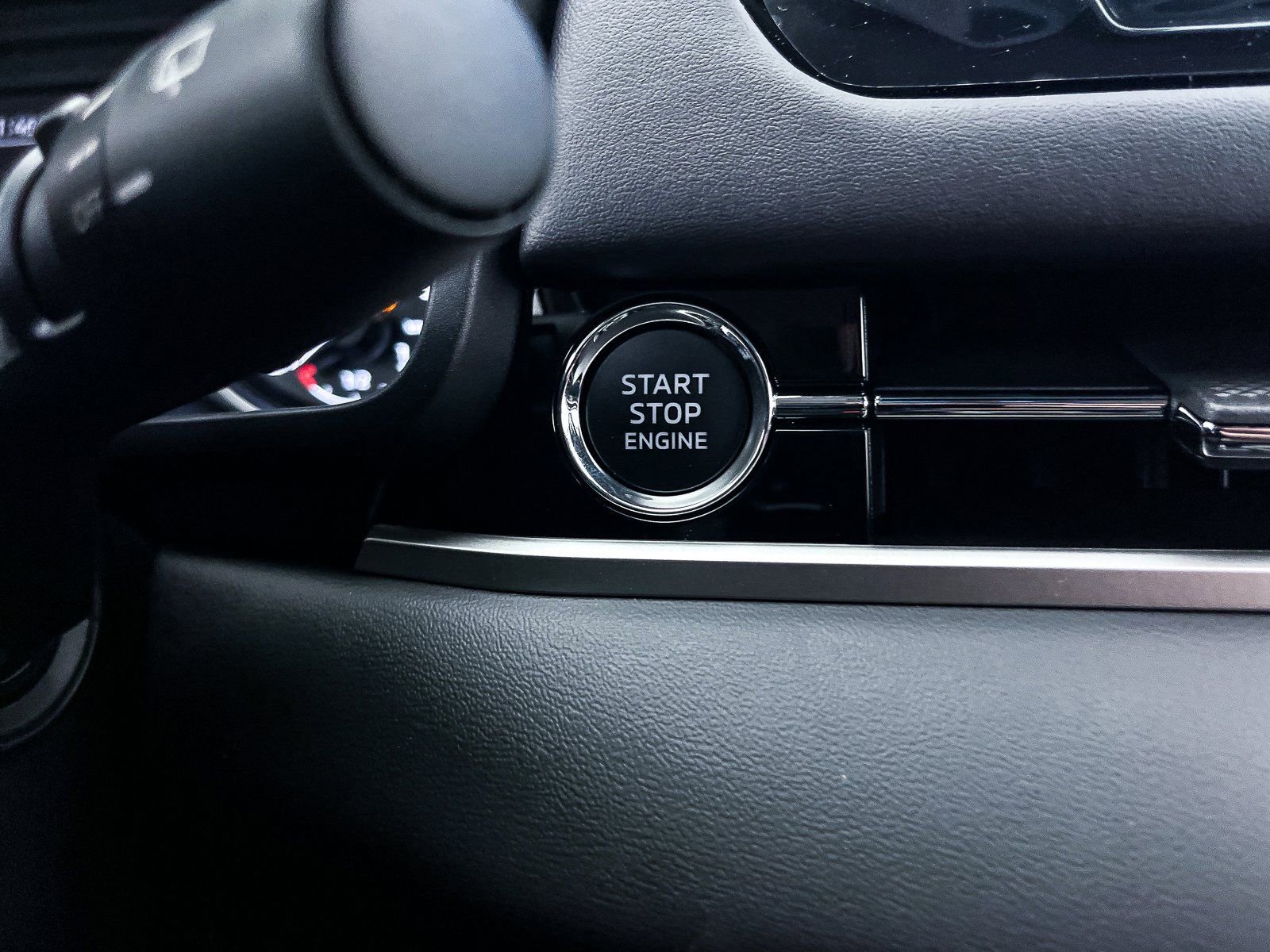 New 2025 Mitsubishi Outlander ES image 16