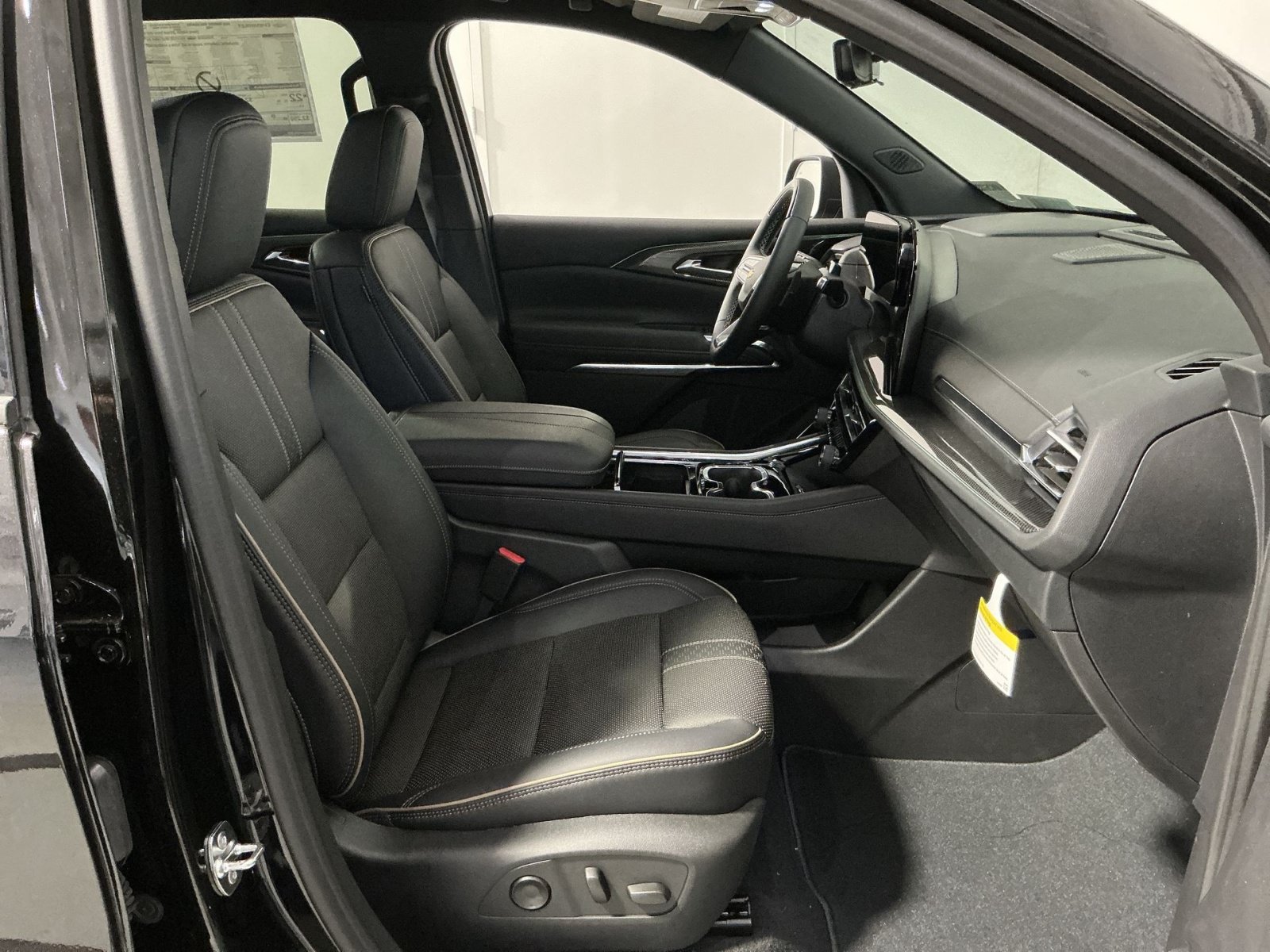 New 2026 Chevrolet Traverse High Country FWD image 27