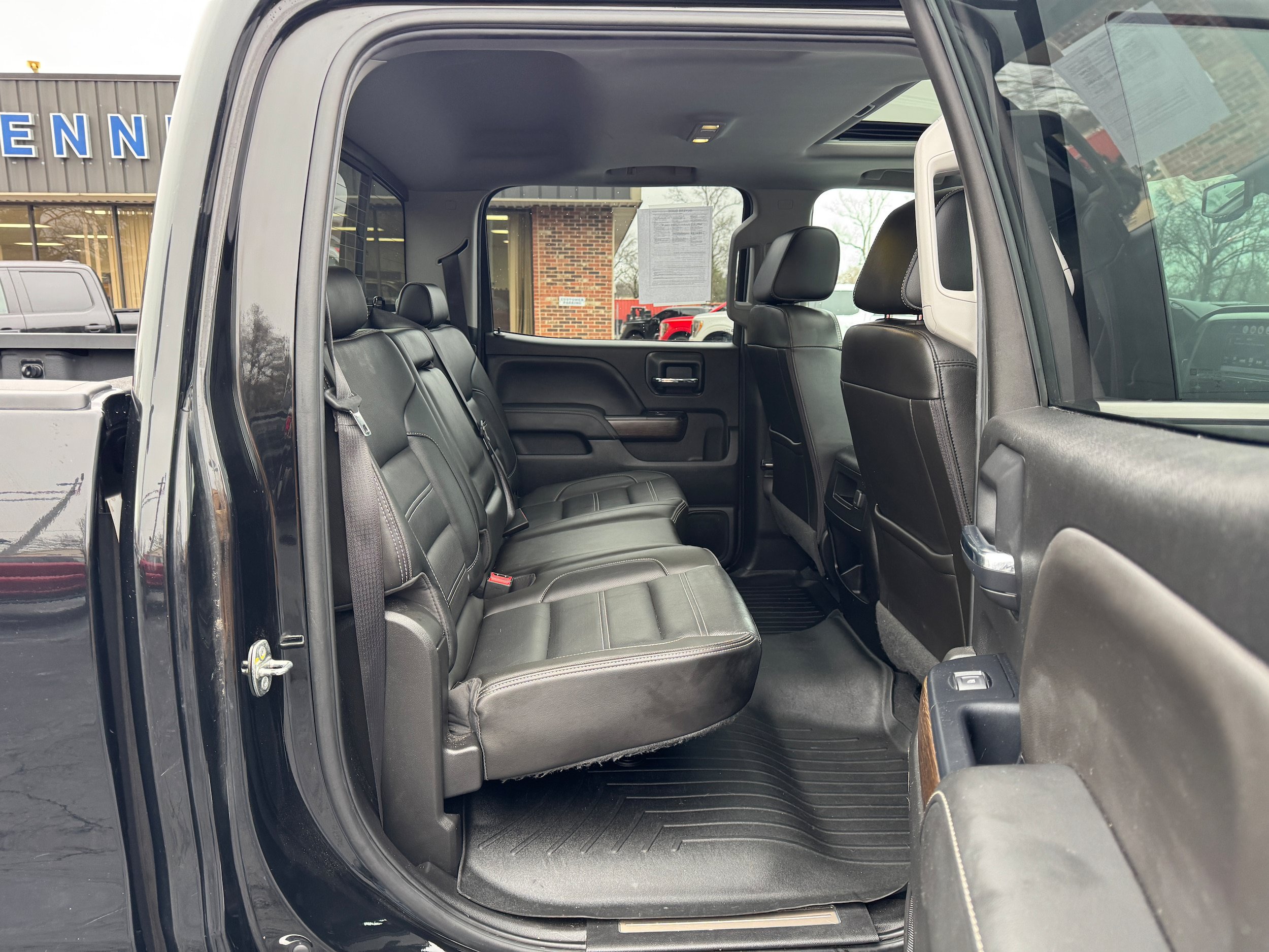 Used 2019 GMC Sierra 2500 Denali w/ Duramax Plus Package AWD/4WD image 14