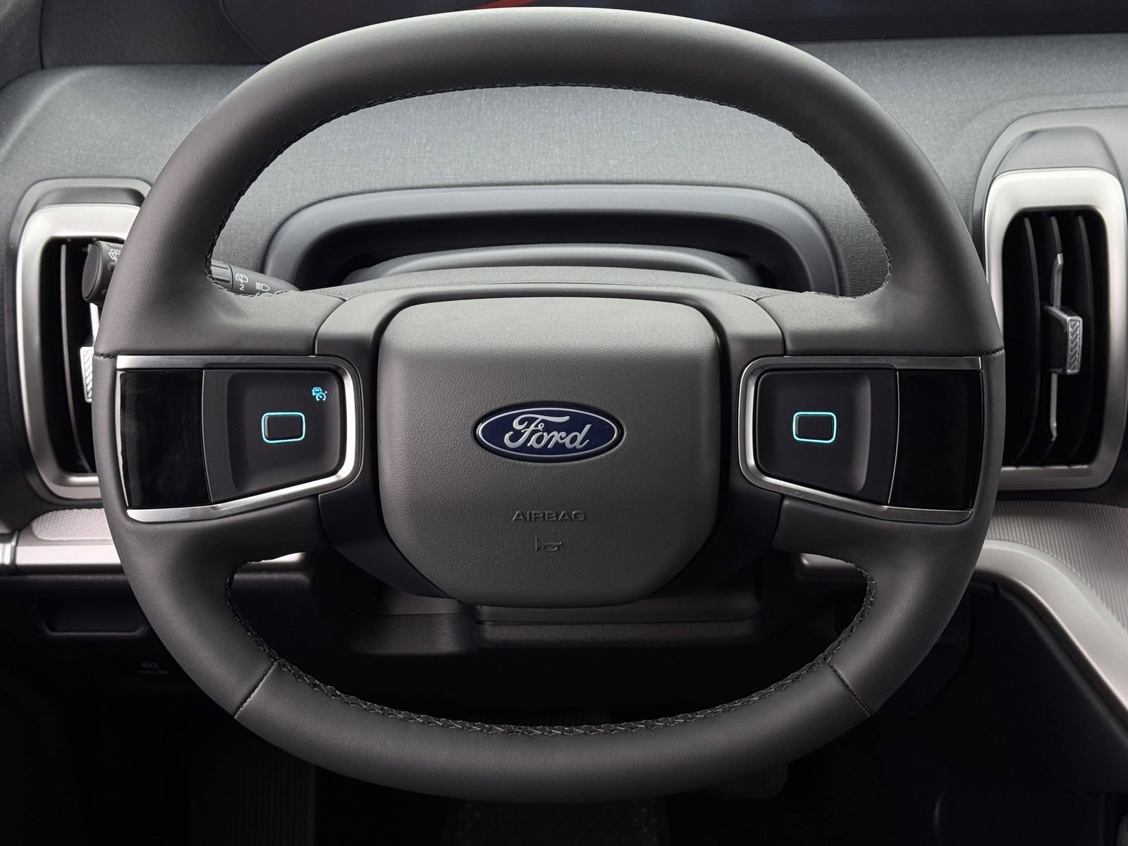 New 2026 Ford Expedition Active image 13