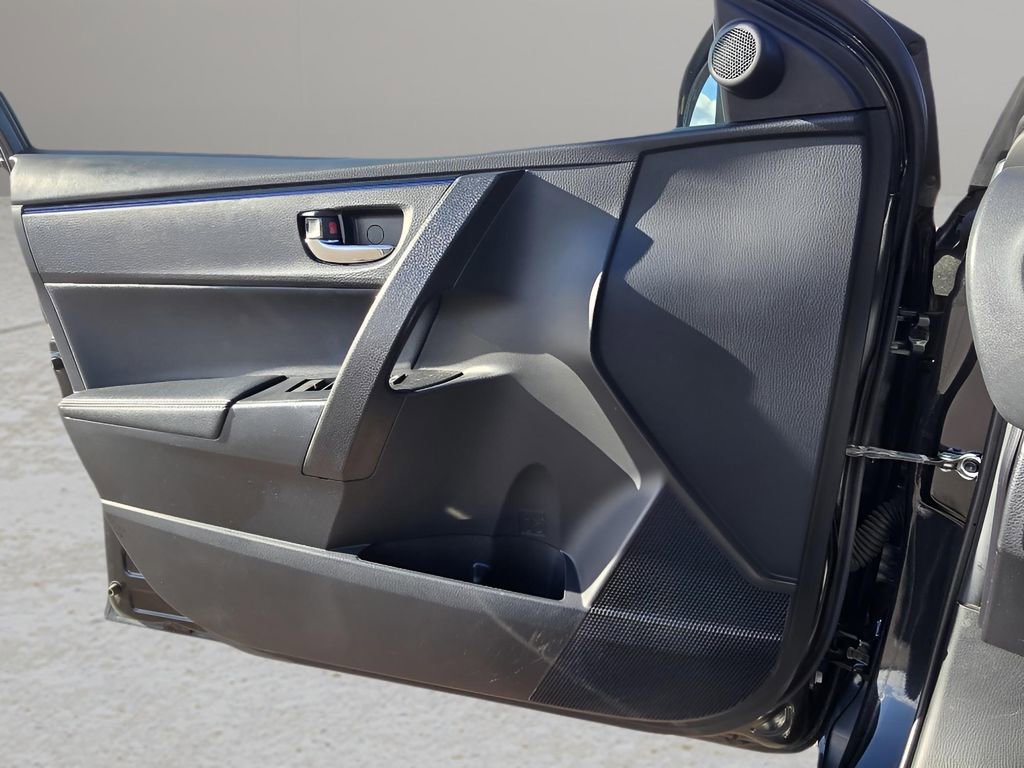 Used 2019 Toyota Corolla SE w/ Carpet Mat Package (TMS) image 17