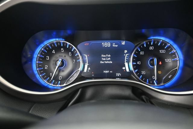 Used 2024 Chrysler Pacifica Touring-L FWD image 17