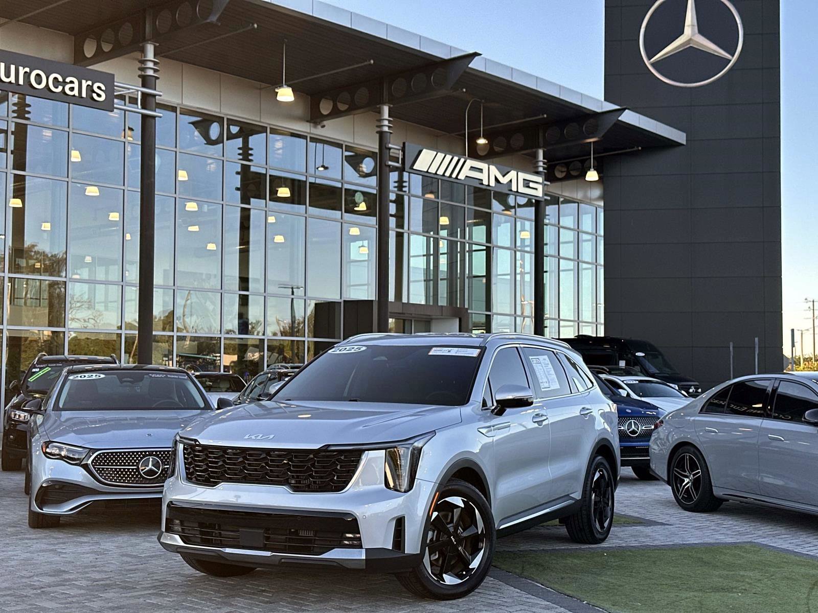 Used 2025 Kia Sorento EX image 1