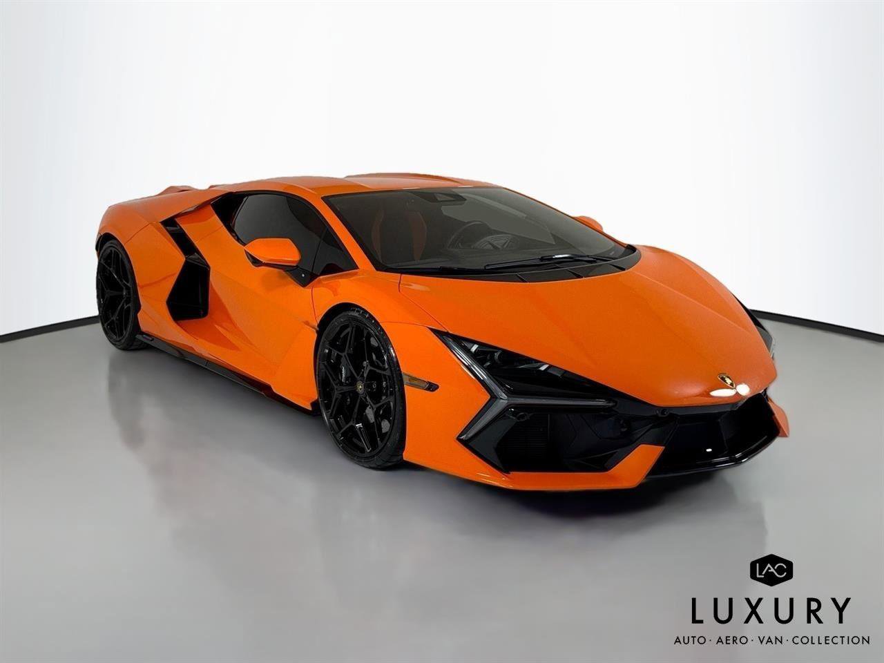 Used 2024 Lamborghini Revuelto image 3