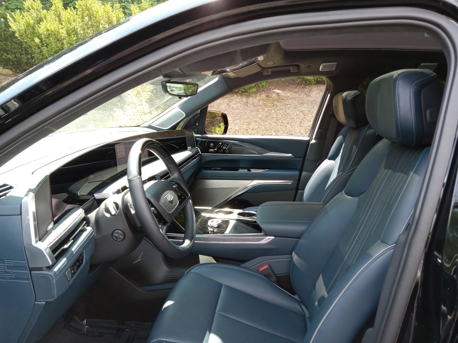 Used 2025 Cadillac Escalade IQ Sport 2 AWD/4WD image 11