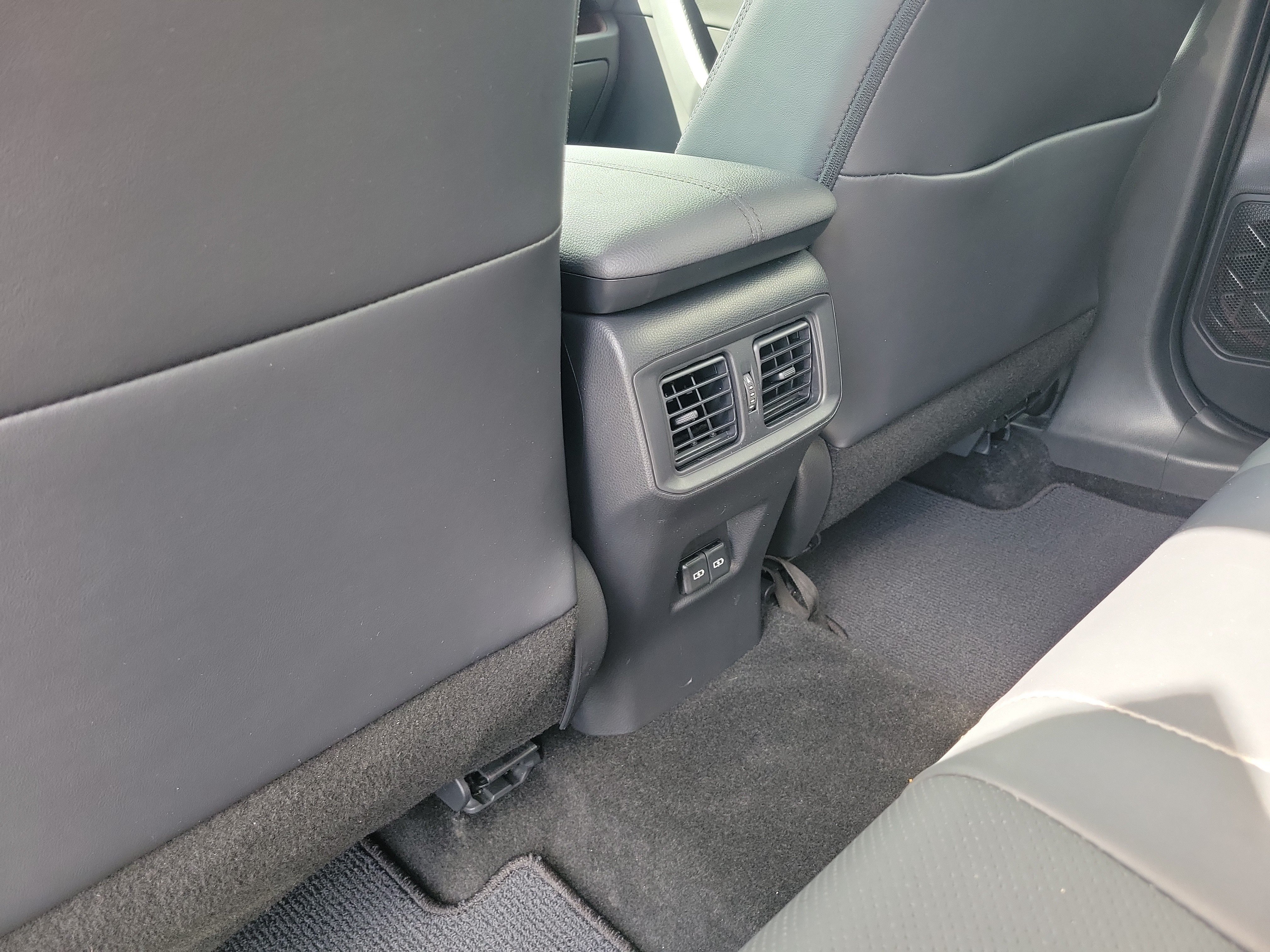 Used 2024 Toyota RAV4 Limited FWD image 13