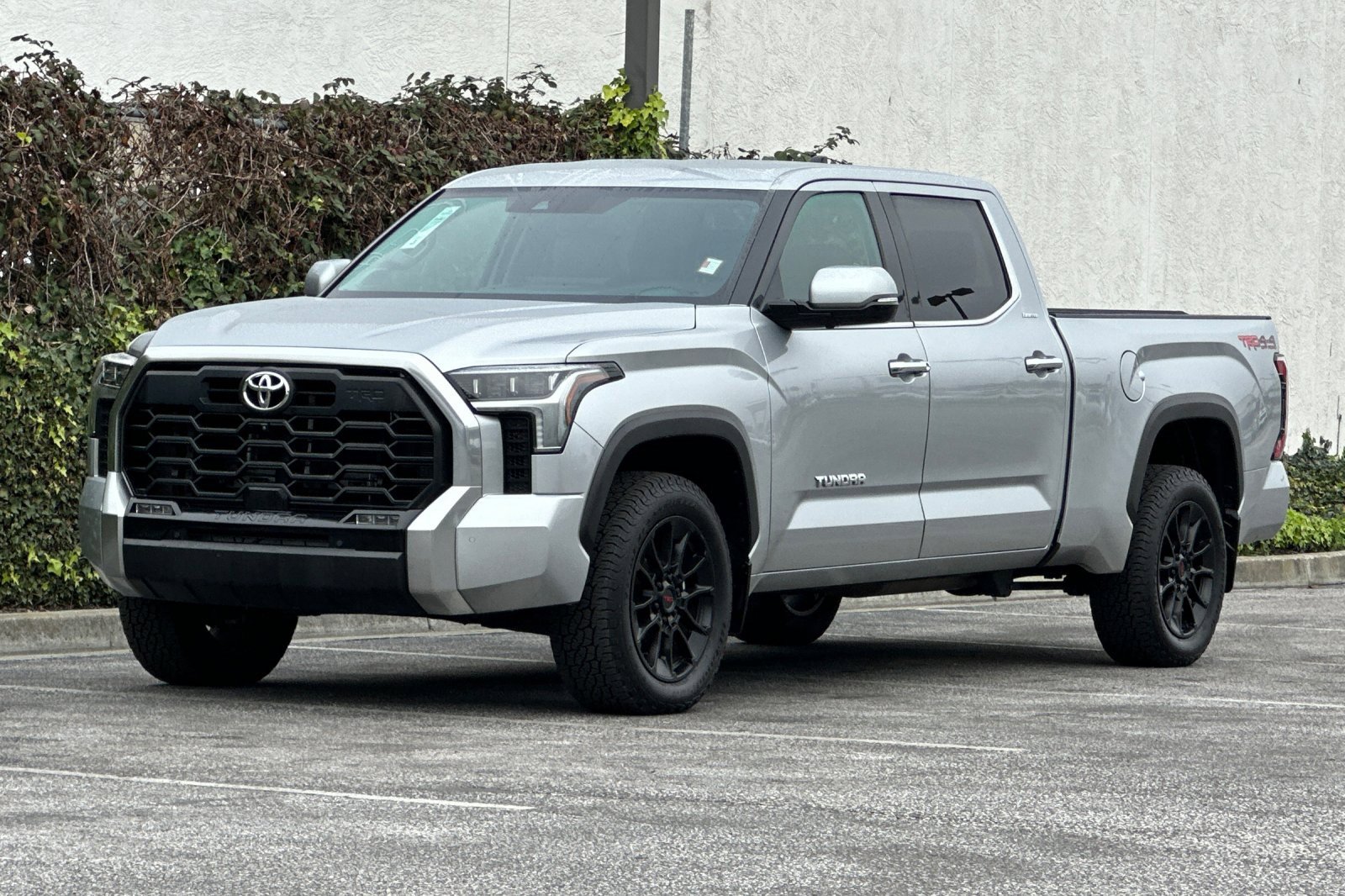 Used 2022 Toyota Tundra Limited w/ TRD Off-Road Package image 9