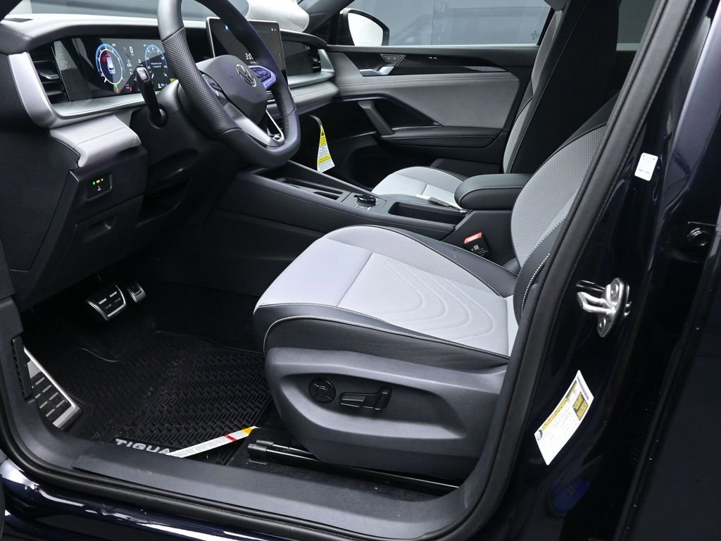 New 2026 Volkswagen Tiguan SE R-Line AWD/4WD image 17