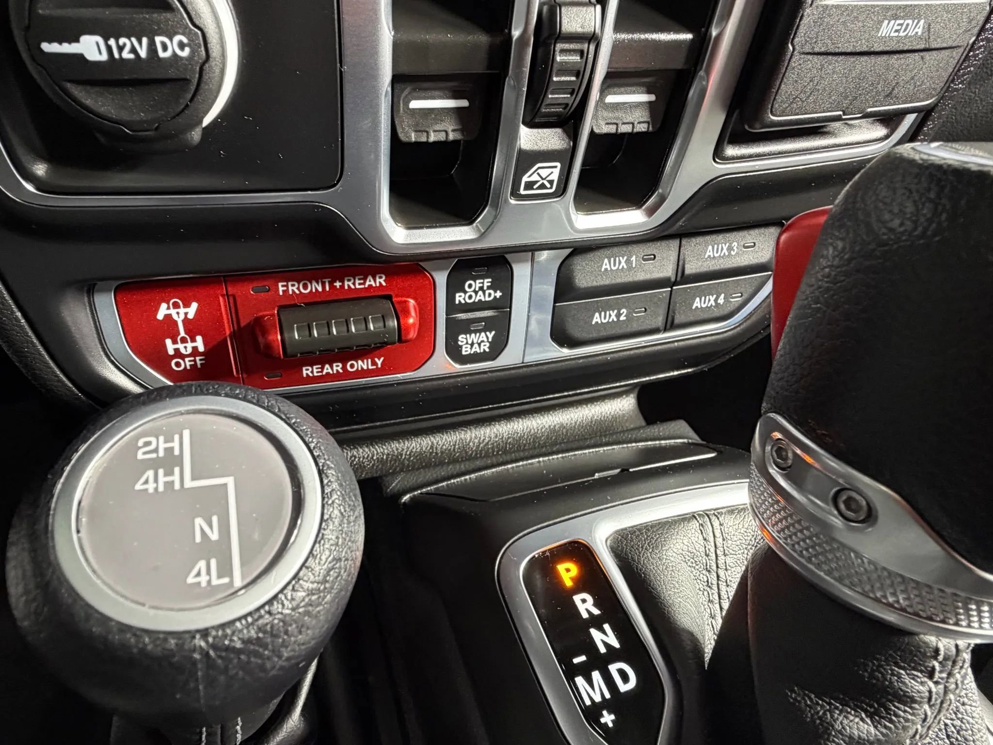 Used 2024 Jeep Wrangler Unlimited Rubicon w/ Convenience Group image 23