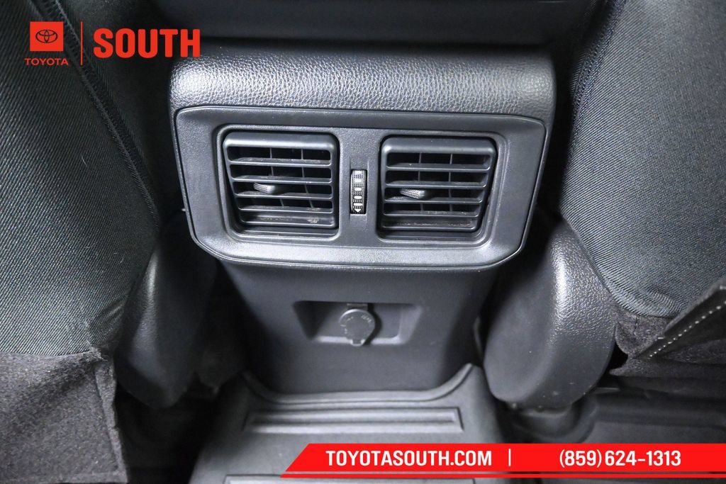 Used 2021 Toyota RAV4 LE AWD/4WD image 24