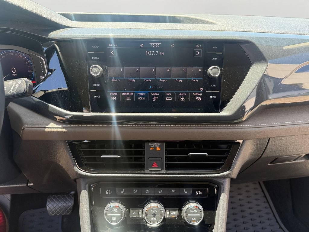 Used 2022 Volkswagen Taos SEL AWD/4WD image 18