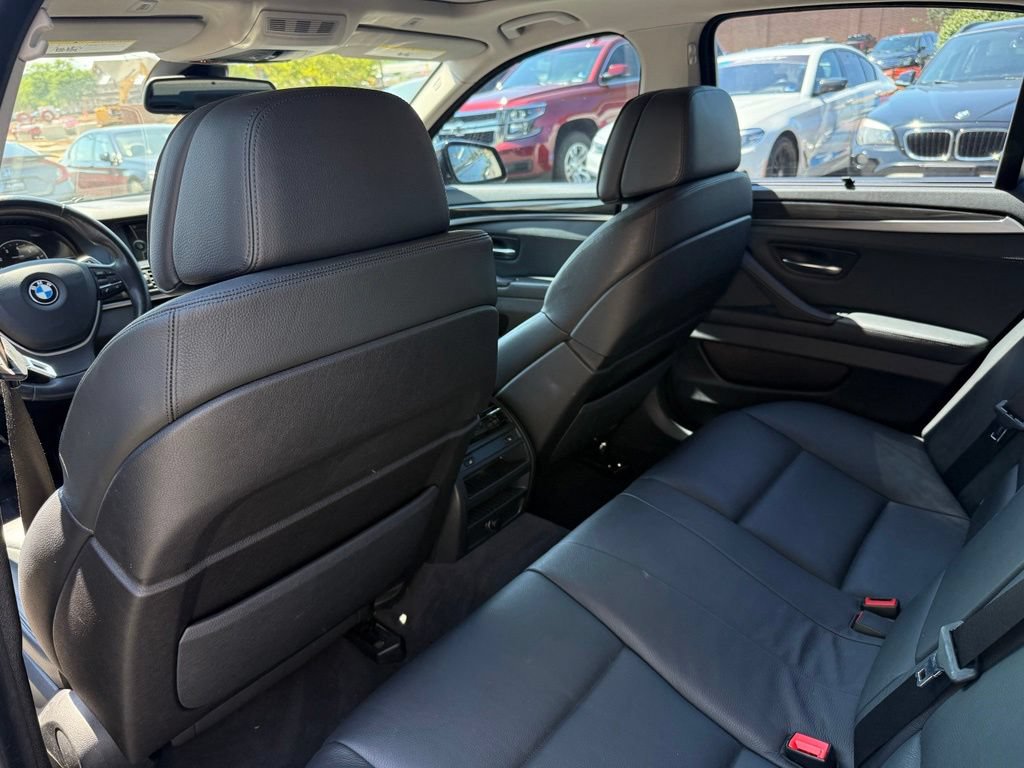 Used 2011 BMW 550i xDrive Sedan AWD/4WD image 10