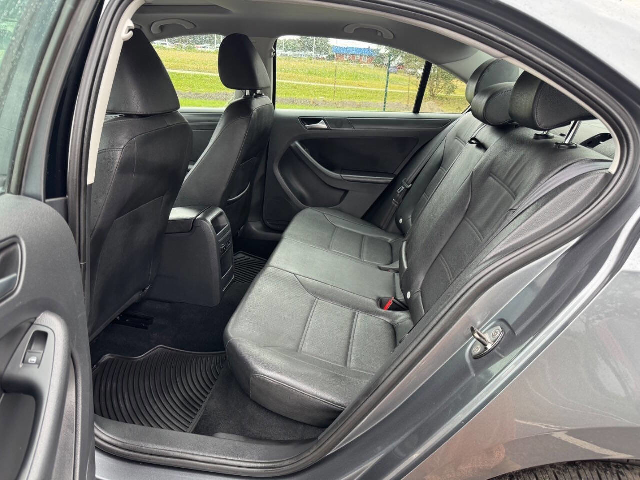 Used 2012 Volkswagen Jetta SE image 18