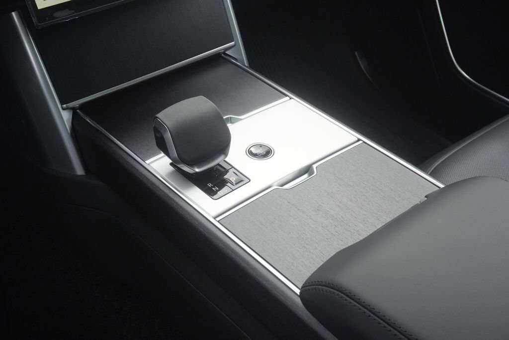 New 2026 Land Rover Range Rover SE image 14