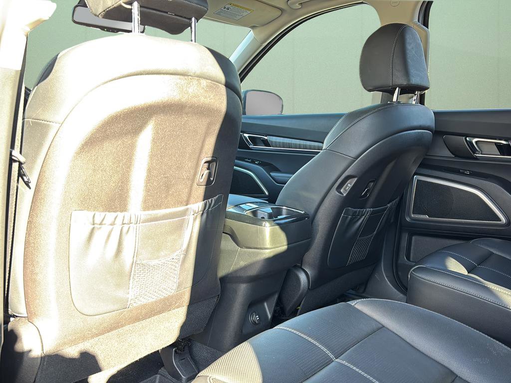 Used 2024 Kia Telluride EX w/ EX Captain's Chair Package image 22