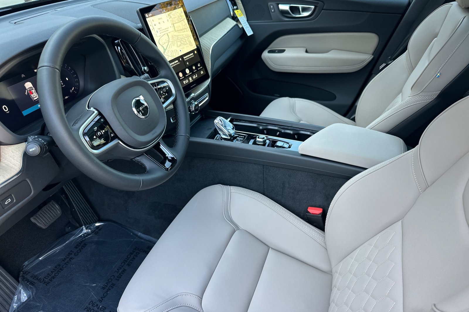 New 2026 Volvo XC60 B5 Core w/ Protection Package Premier AWD/4WD image 7