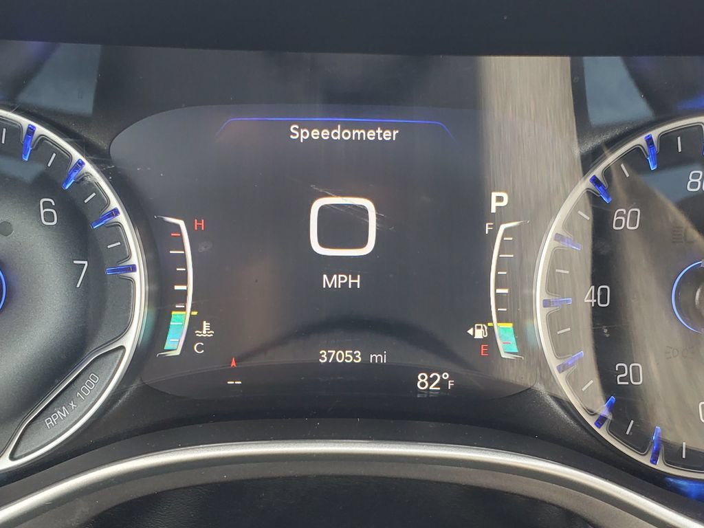 Used 2023 Chrysler Pacifica Touring-L AWD/4WD image 14