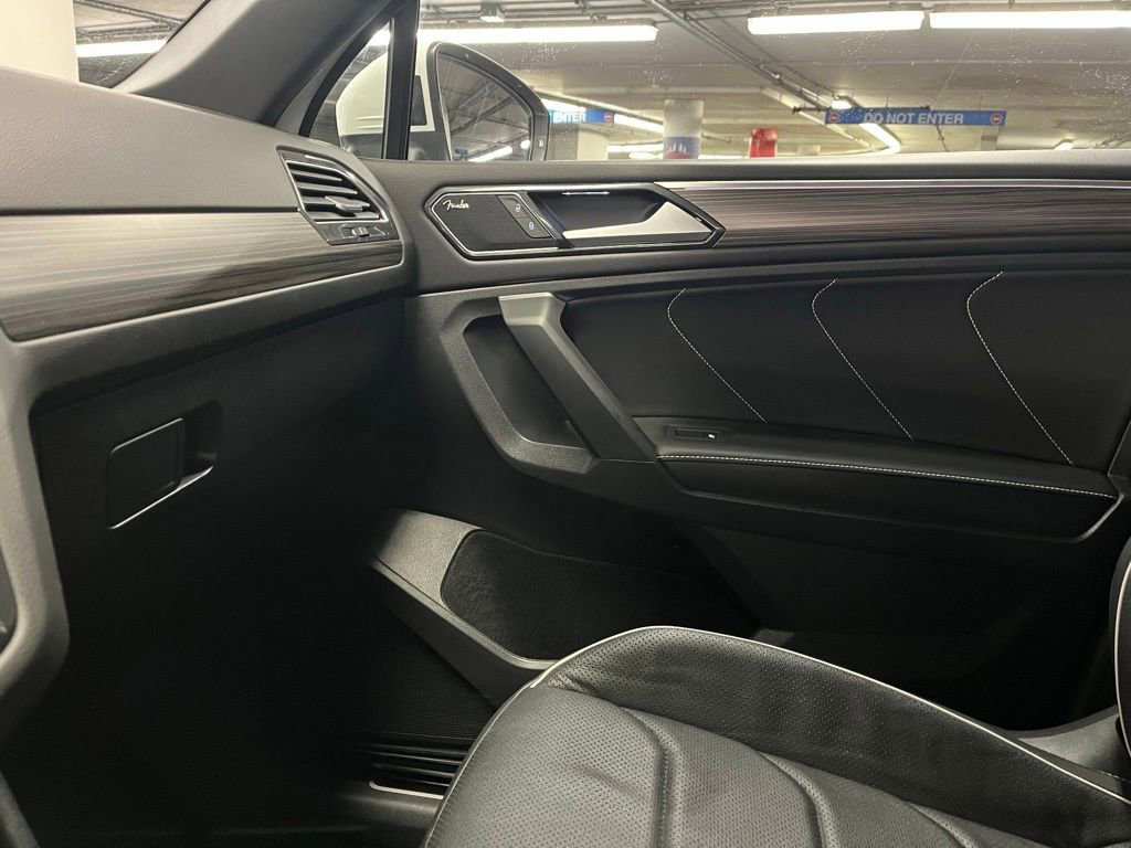 Used 2022 Volkswagen Tiguan SEL R-Line image 29