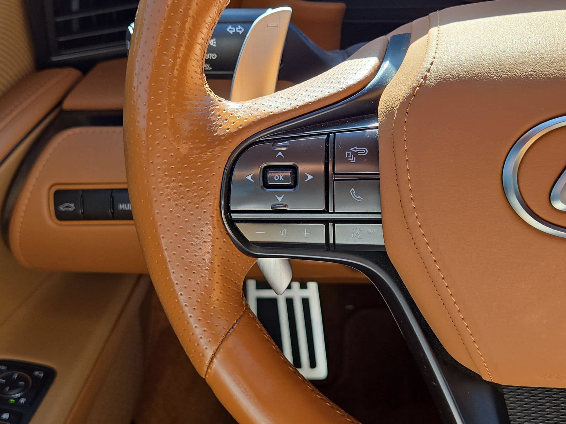 Certified 2022 Lexus LC 500 Convertible w/ Touring Package RWD image 21