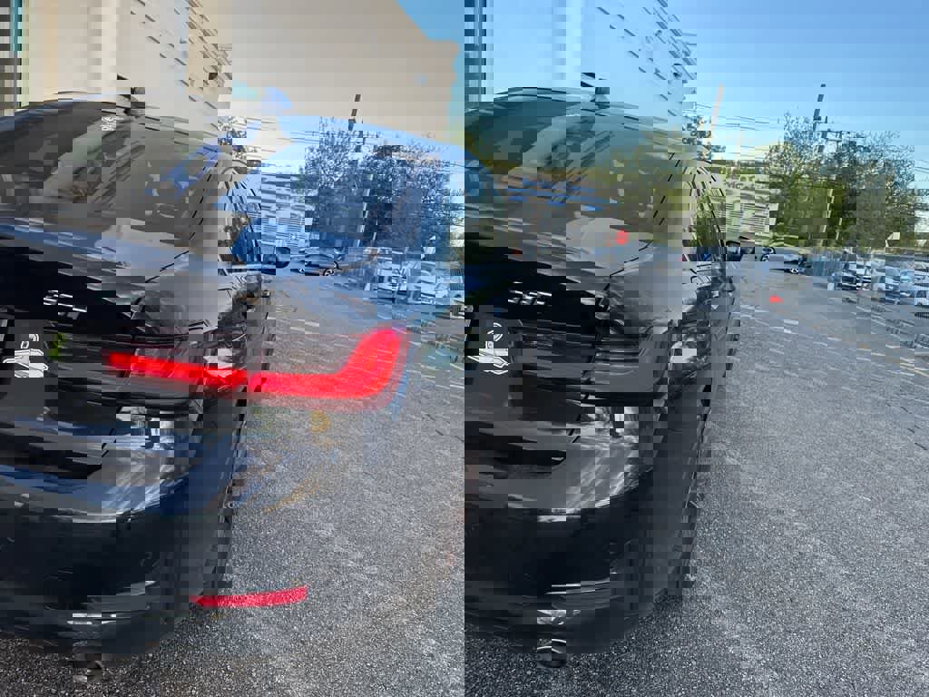 Used 2021 BMW 330e xDrive w/ Premium Package image 22