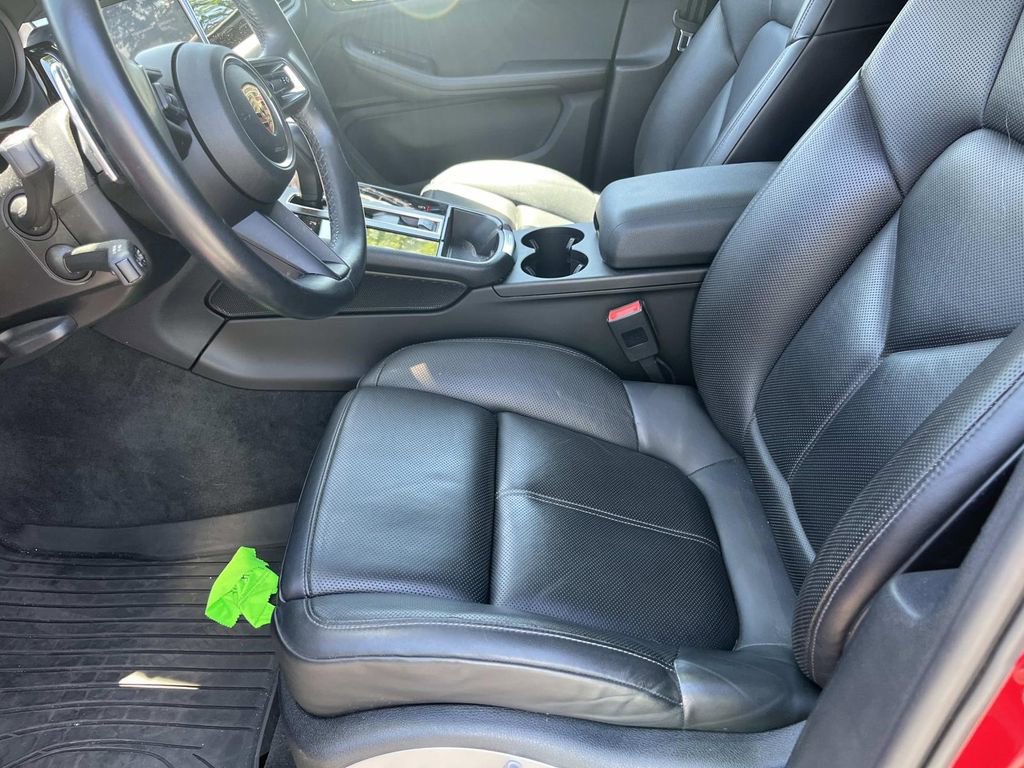 Used 2023 Porsche Macan AWD/4WD image 22