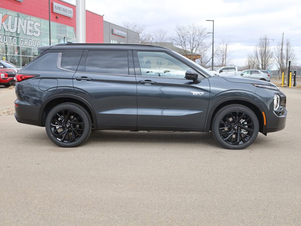 New 2025 Mitsubishi Outlander SEL Black Edition image 11