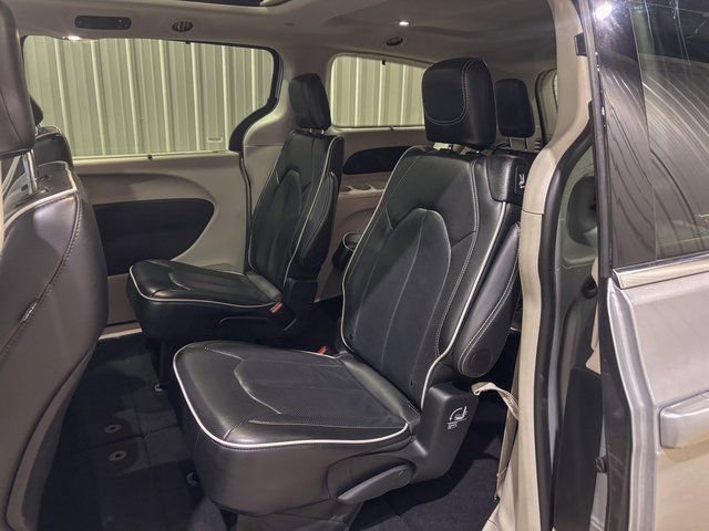 Used 2024 Chrysler Pacifica Limited image 21