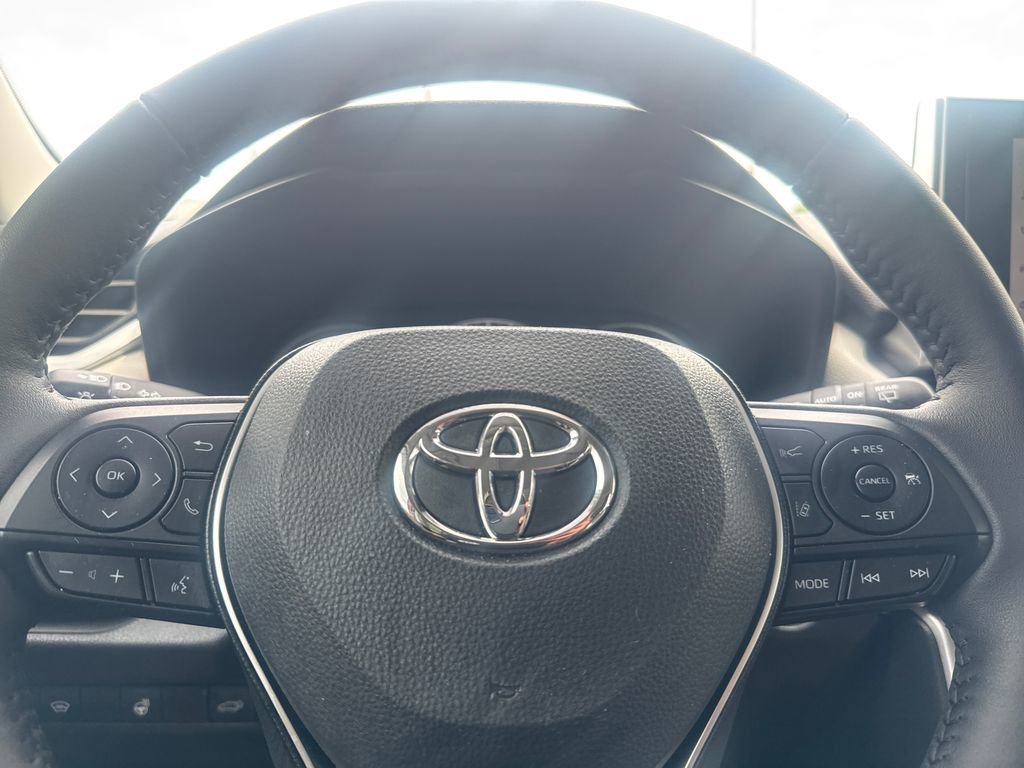 Used 2025 Toyota RAV4 XLE w/ Convenience Package image 46