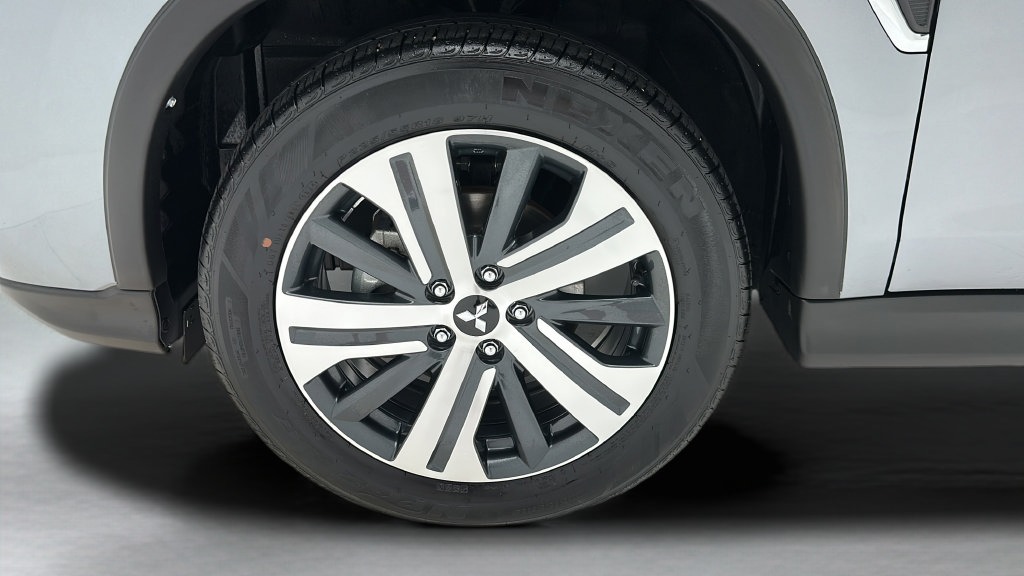 Used 2025 Mitsubishi Outlander Sport SE AWD/4WD image 9