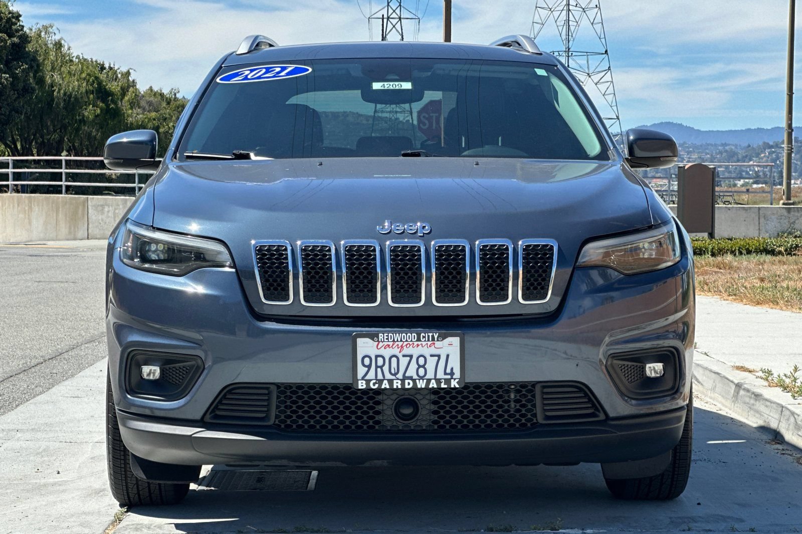 Used 2021 Jeep Cherokee Latitude Plus FWD image 9
