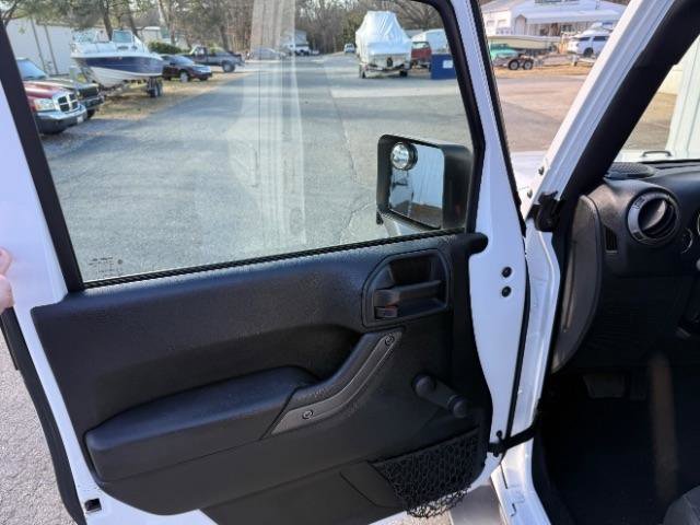 Used 2018 Jeep Wrangler Unlimited Sport w/ Connectivity Group image 17