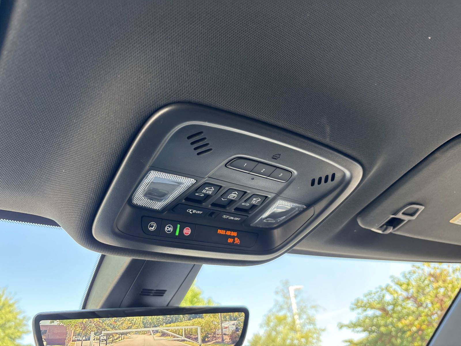 Used 2023 Chevrolet Traverse Premier w/ Redline Edition FWD image 28