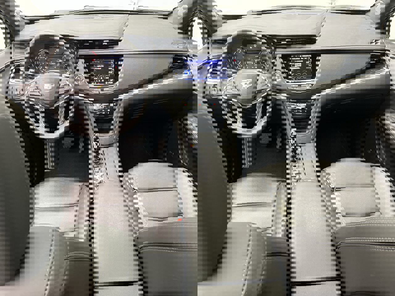 Certified 2025 Cadillac XT5 Premium Luxury image 4