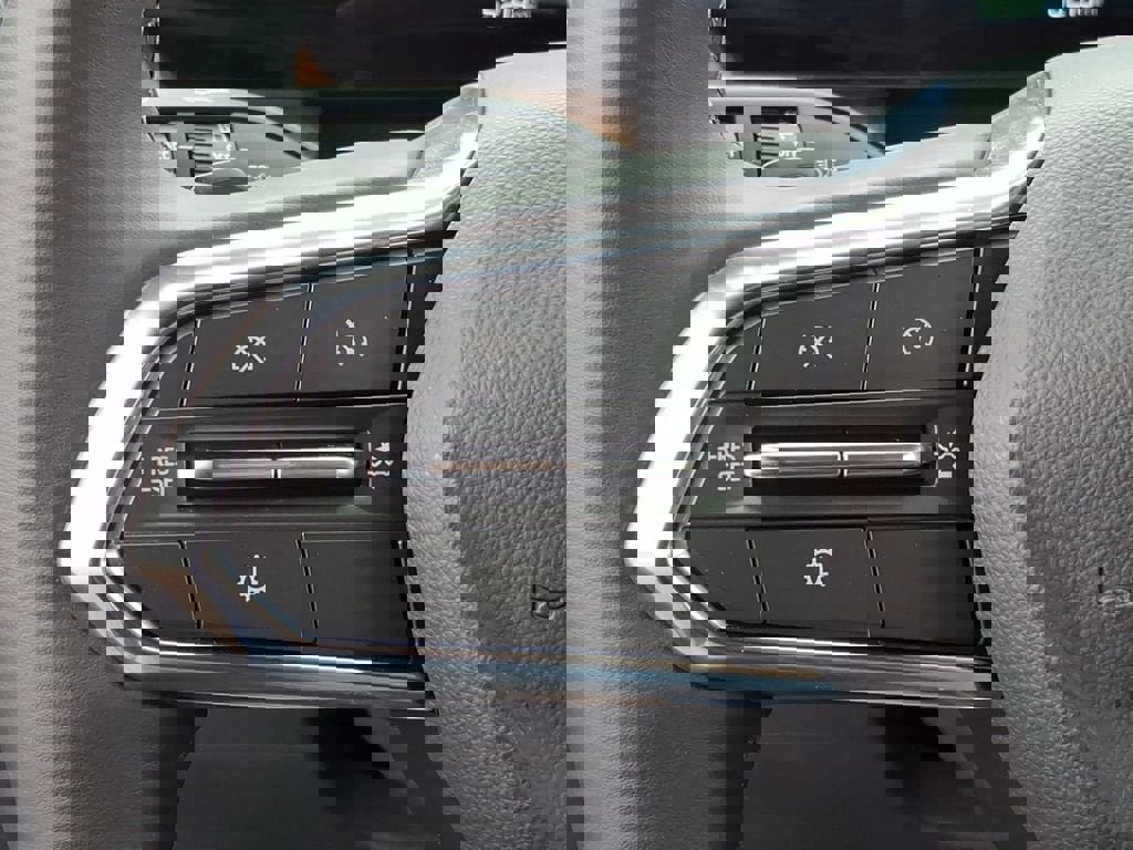 New 2026 Chevrolet Equinox ACTIV w/ Convenience Package III image 17