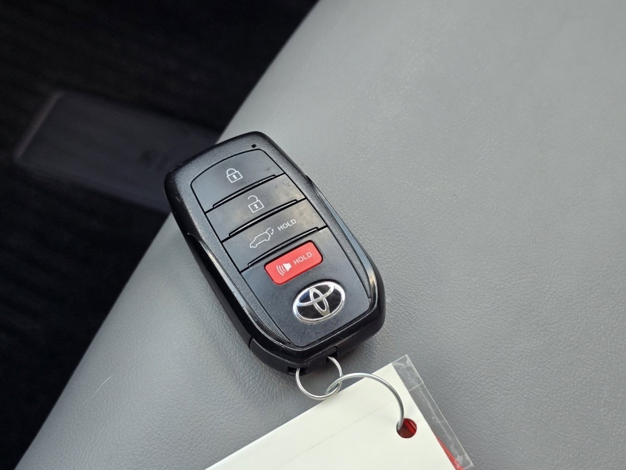 Used 2024 Toyota Venza XLE AWD/4WD image 32