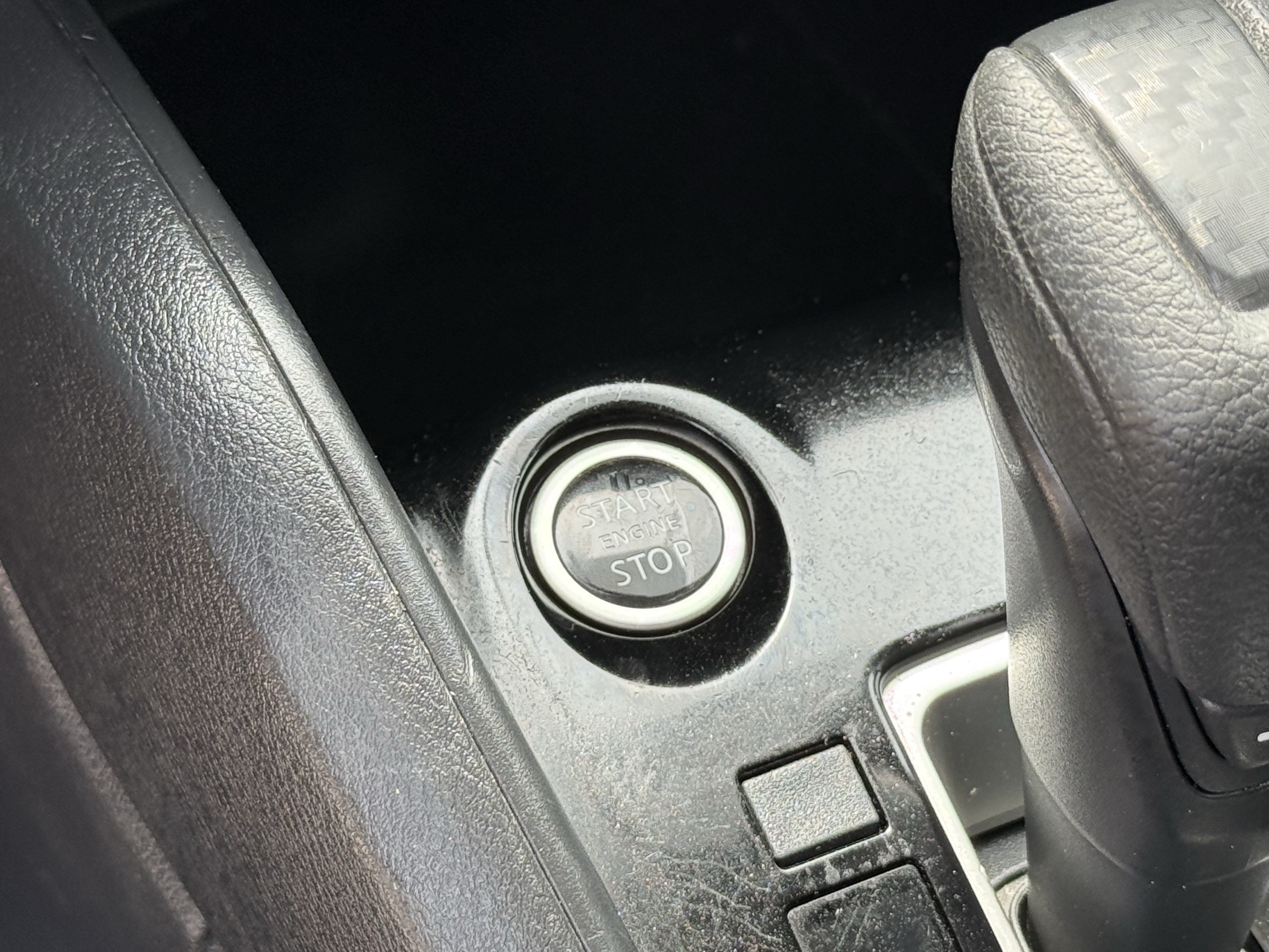 Used 2020 Nissan Versa S FWD image 22