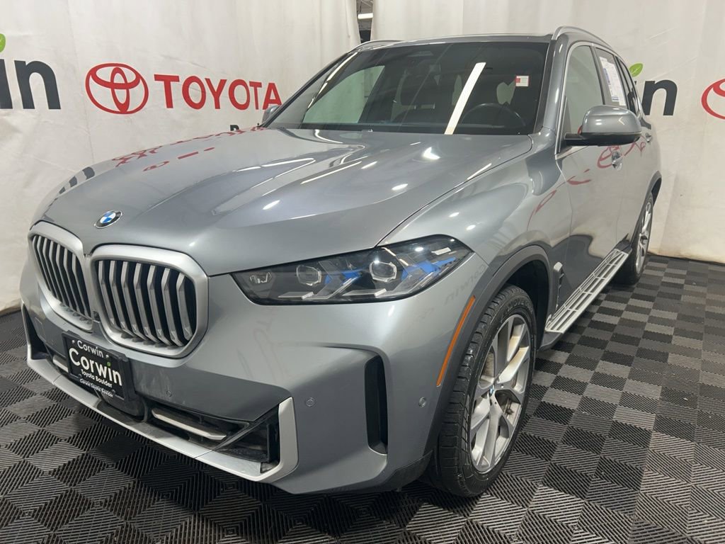 Used 2024 BMW X5 xDrive40i AWD/4WD image 3